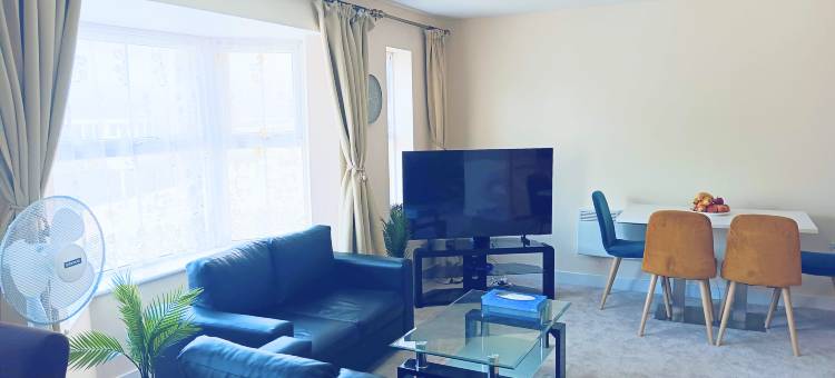 Cozy 2 Bedroom Flat, Woking | 30 min train London图片