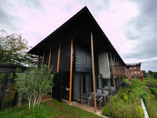 拥抱江黎花园酒店