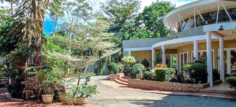 RedDoorz @ Alejandros Suites & Venue图片