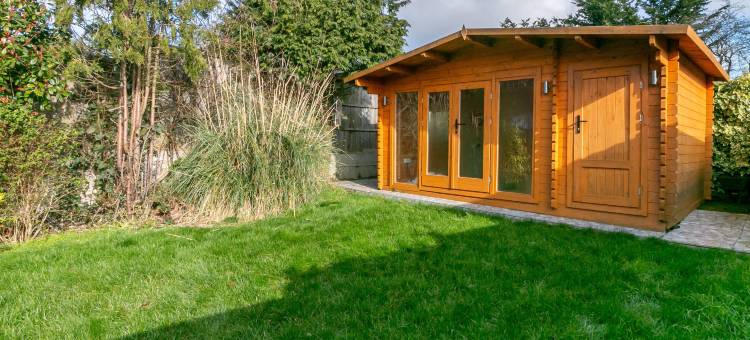 伯翰姆伍德现代家庭度假屋带停车位和花园 - 可住6人(Borehamwood Modern Family House with Parking and Garden - Sleeps 6)图片