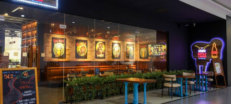 Republic Plaza TSN Airport by Emily in Town图片