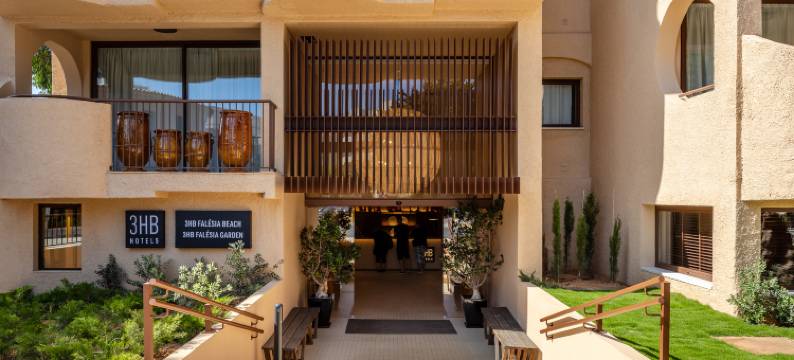 3HB 法莱西亚海滩(3HB Falésia Beach)图片