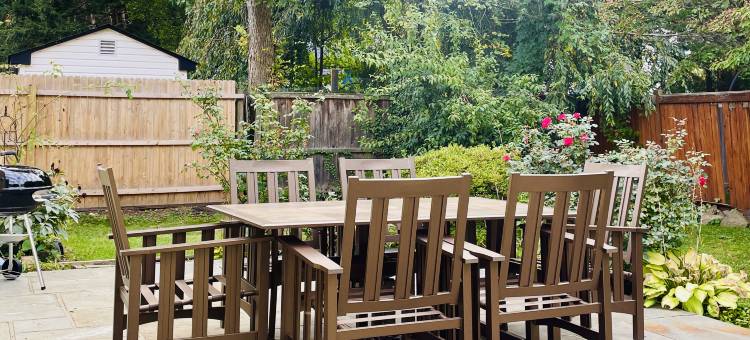 普林斯顿市中心优雅三卧两卫住宅 + 免费停车(Elegant 3BR/2BA House in the Heart of Princeton + Free Parking)图片