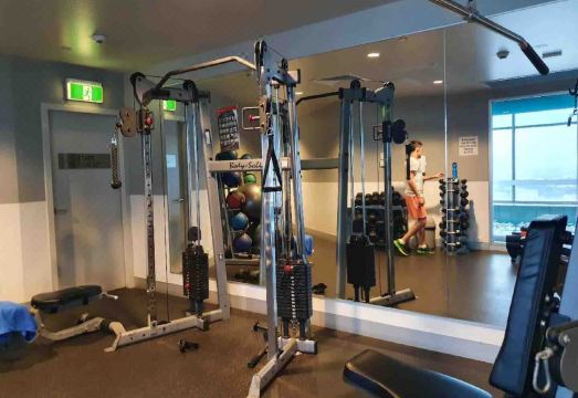 Modern cozy apt Heart CBD*FREE Carpk*WIFI*NETFLIXHotel Overview