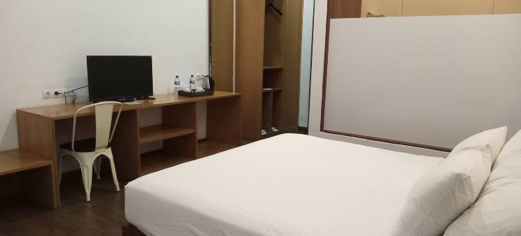 Townhouse Oak Hotel Pondokan Tjiburial图片