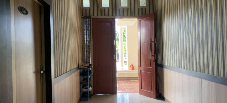 O酒店庞多克希通旅馆靠近卡莱戈瓦体育馆(Hotel O Pondok Hitung Near GOR Kalegowa)图片