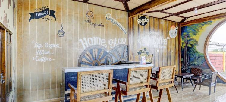 OYO 90303 科拉姆潘金阿巴咖啡厅和家庭旅馆(OYO 90303 Cafe & Homestay Kolam Pancing Abah)图片