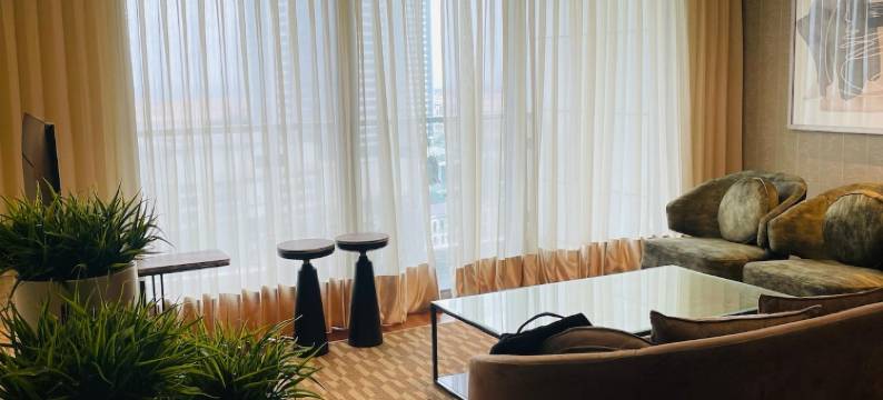 州长的天际线度假(Skyline Escapes by The Governor)图片