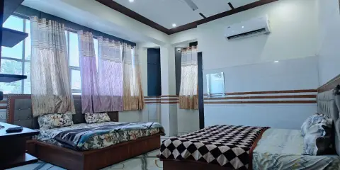 Hotel Gayatri Dham Near Prem Mandir & Iscon