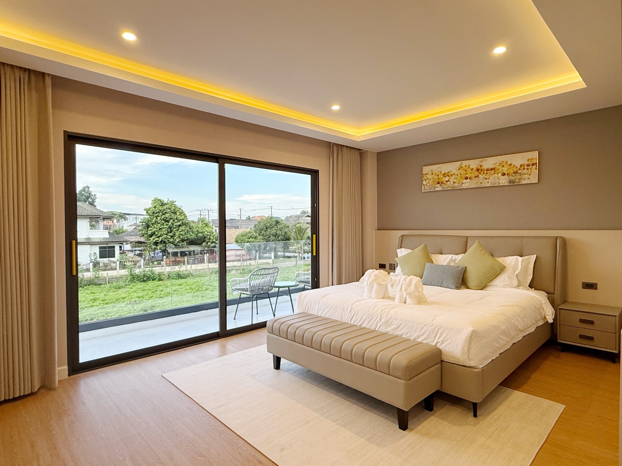 Luxury pool villa near Chiang Mai Old City, 4 bedrooms and 5 bathrooms Hotel Overview