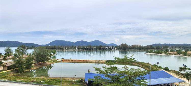 Marina Teluk Batik by Manhattan Group图片