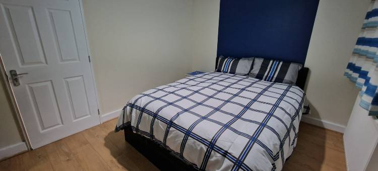 斯努兹登查尔维 – 免费停车，靠近M4 J6(SnoozeDen Chalvey – Free Parking, Near M4 J6)图片