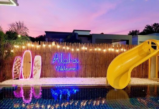 Aloha Pool VillaHotel Overview