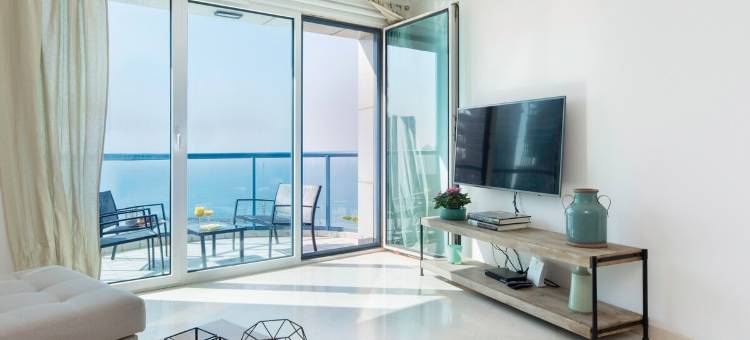 Luxury 2BR Apt w Balcony 2 min Walk from Beach图片