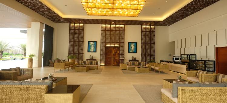 The Tropics at MacArthur Park Resort and Convention Center图片