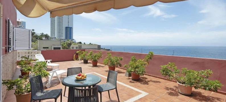 靠近哈丁海滩的波多度假屋(Holiday Home in Puerto near Playa Jardín)图片