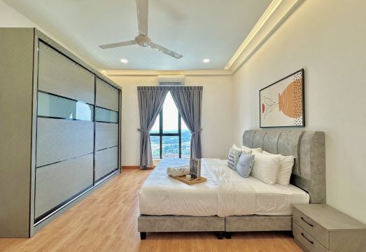 The Platino Near Paradigm Mall By Stayrene Hotel Overview