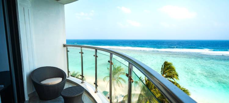 艾娜公寓(Aina Residency Beachfront Hotel)图片