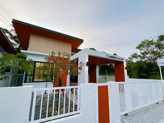 寄宿家庭靠近海灘，僅 5 分鐘路程