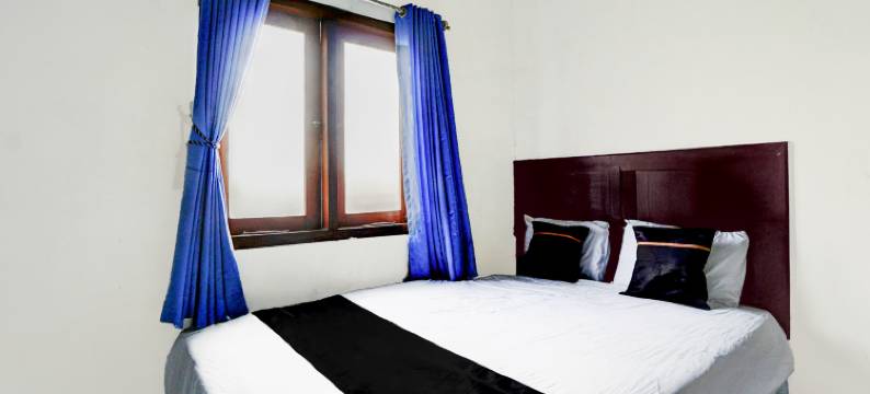 OYO 94818 萨比娜伊斯兰旅馆(OYO 94818 Sabina House Syariah)图片