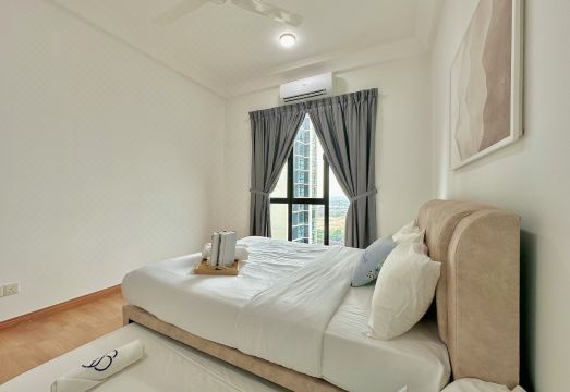 The Platino Near Paradigm Mall By Stayrene Hotel Overview