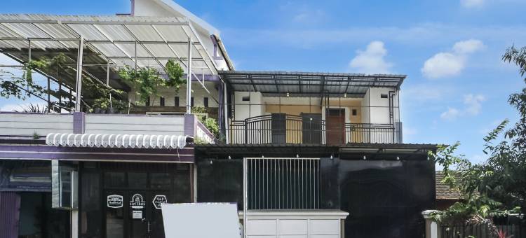 OYO 95035 和谐伊斯兰旅馆(OYO 95035 Harmony Guest House Syariah Sawojajar)图片