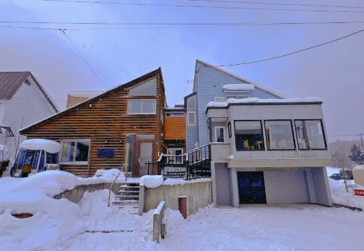 Snowball Hostel Hotel Overview