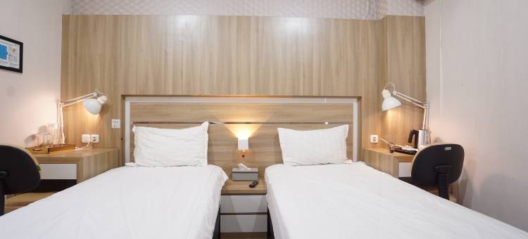 达玛库龙橡树镇屋酒店(Townhouse Oak Hotel Damar Kurung)图片