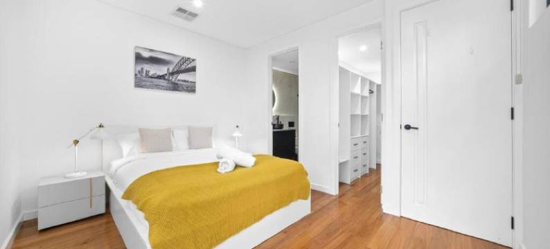 朗宸自然木质风轻奢度假屋(威洛比)(Luxury Retreat & Spacious 4BR House in Willoughby)图片