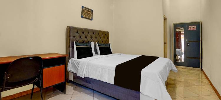 Djatmiko别墅OYO 95262酒店家庭伊斯兰教法(OYO 95262 Hotel Djatmiko Villa's Family Syariah)图片