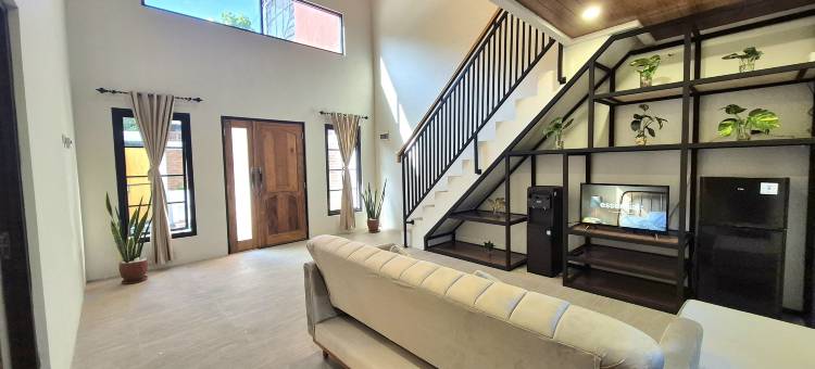 Villa Bangunjiwo by Yustien Homestay (Entire House 4 Beds)图片