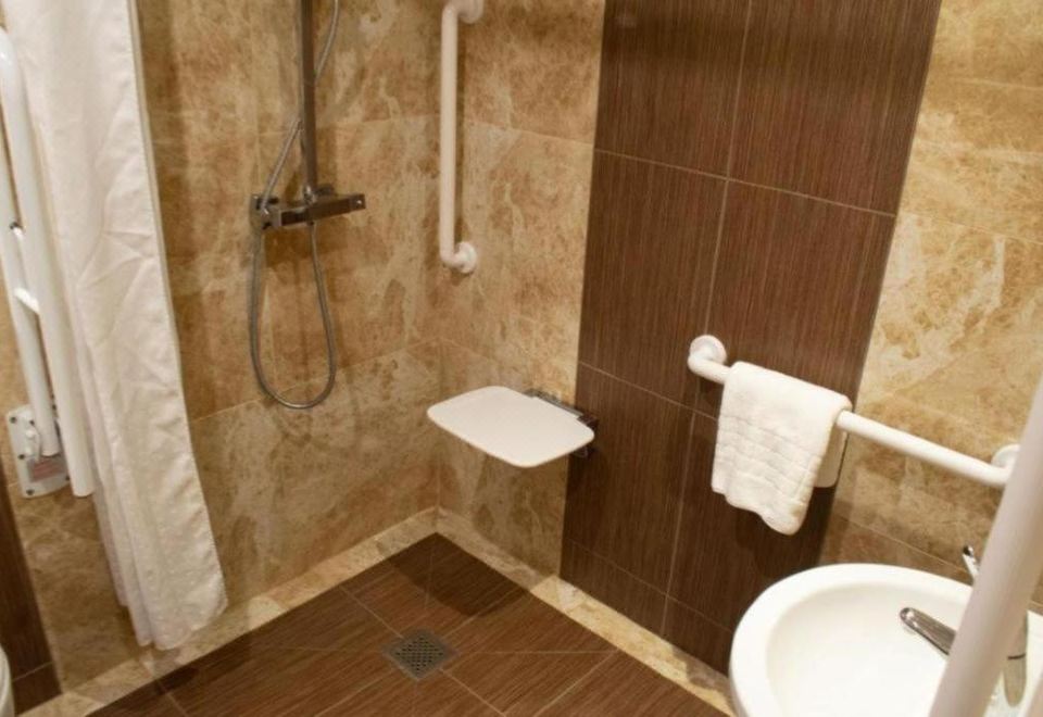 Komegloba Mega room Hotel Overview