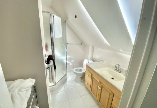 Cozy 1 bedroom 4 mins to fallsHotel Overview