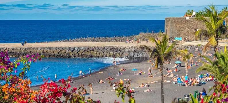 靠近哈丁海滩的波多度假屋(Holiday Home in Puerto near Playa Jardín)图片