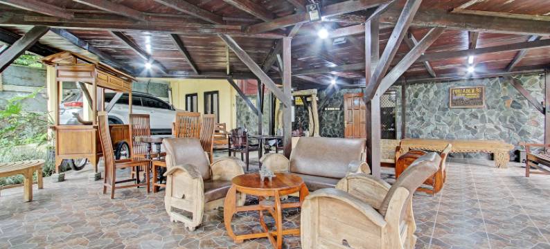 O普里阿德姆86号酒店-靠近默拉皮高尔夫俱乐部-双层床(Hotel O Puri Adem 86 Syariah BunkbedNearMerapi Golf Club)图片