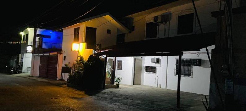 Watering Hole Apartments ( Unit B )图片