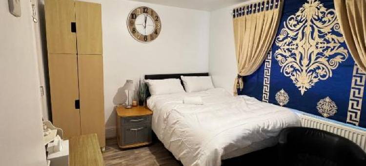 OYO优尼克宾客房-法恩沃斯，便捷前往博尔顿(OYO Unique Guestroom - Farnworth, Easy Access to Bolton)图片