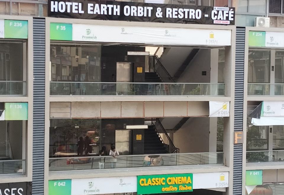 Hotel Earth Orbit Hotel Overview