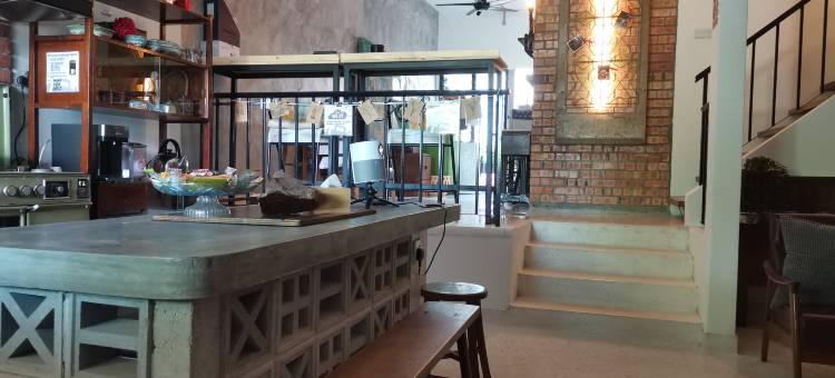 GENIEHOME No10 CLASSIC HOME 5BR6B free Wifi at SS2 PJ图片