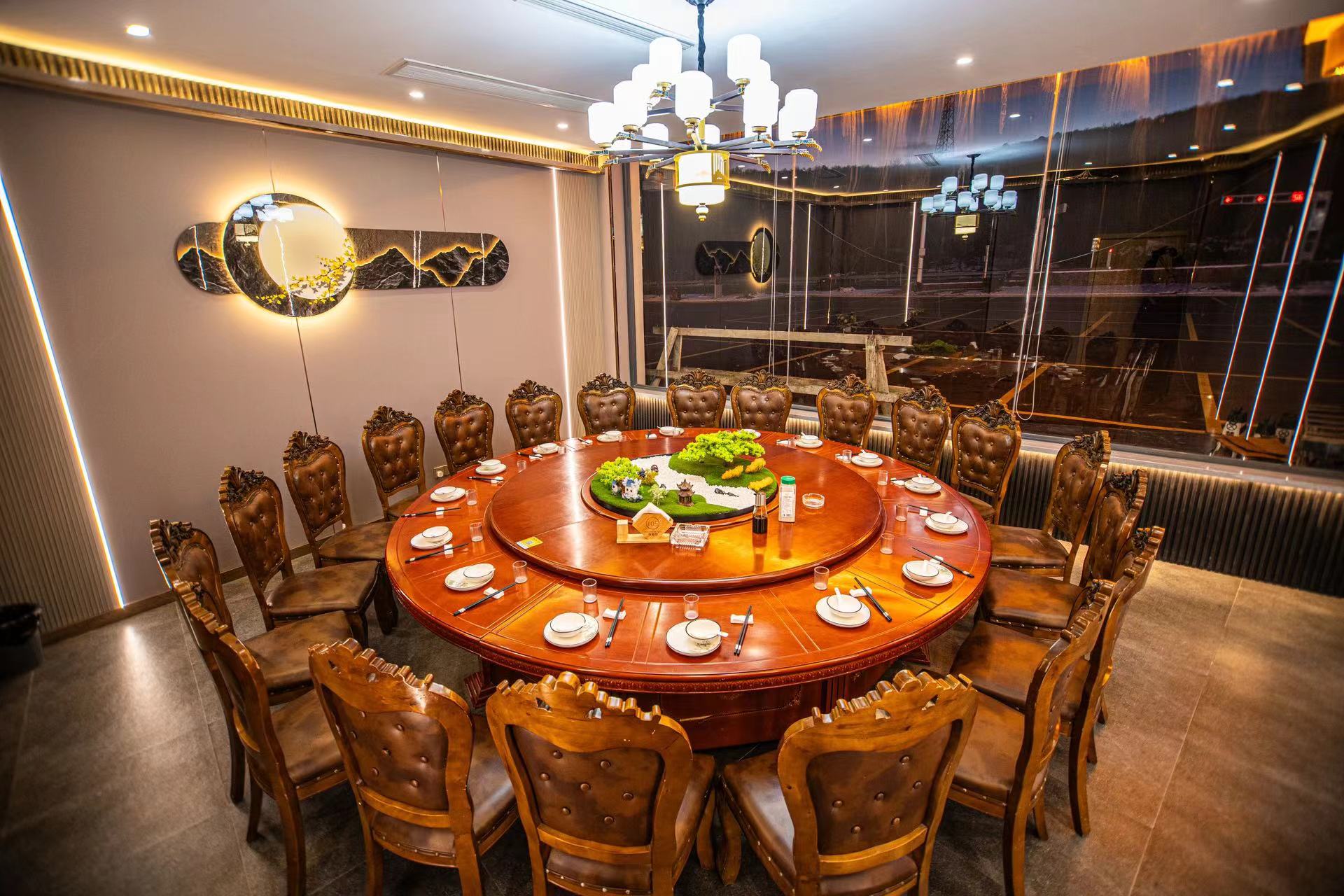 香园楼饭店·大鱼头·老字号(茅山东方盐湖城店)