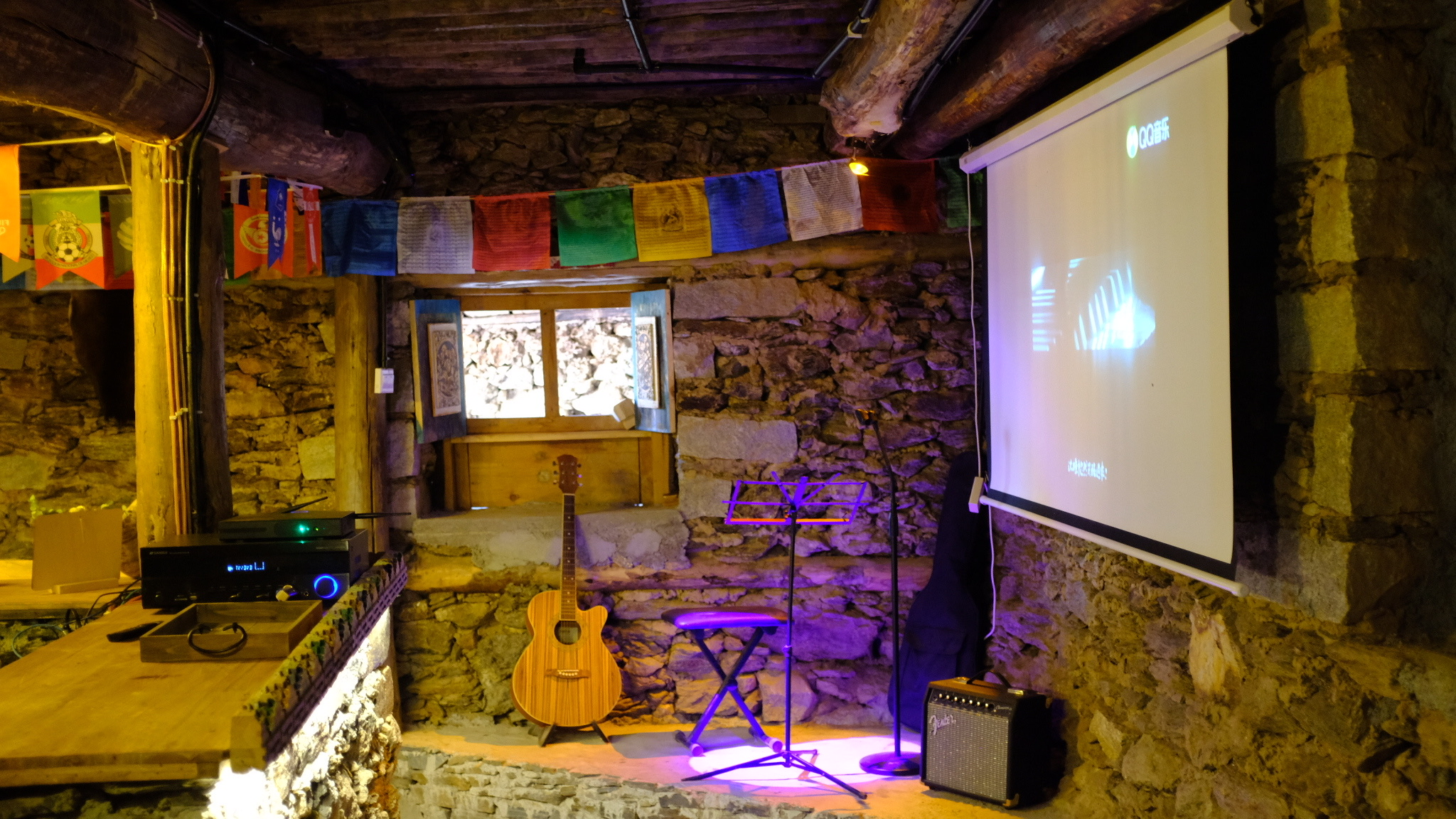 花野酒馆BAR&CAFE