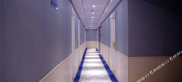 信阳爱琴海主题酒店(浉河中学店)图片