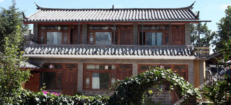 登巴雪山国际青年客栈图片