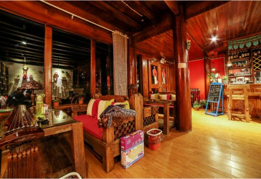 Shangri-La Achenxiang Xiaozhu Inn (Dukezong Ancient City Branch) Hotel Overview