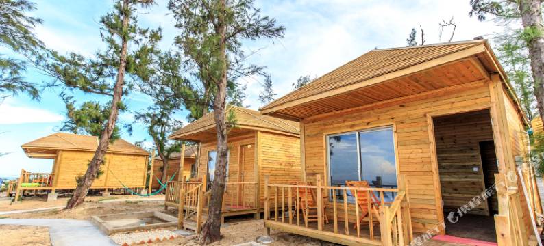 涠洲岛东海岸羽霖木屋图片