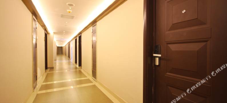 明玉上庭主题公寓(成都环球会展中心店)图片