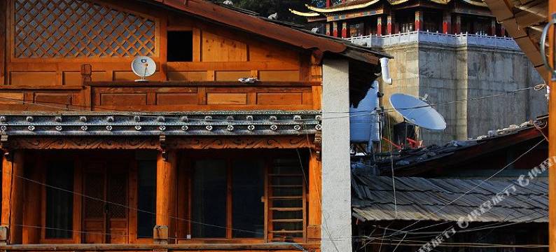 香格里拉烟雨阳光客栈图片