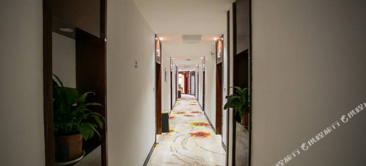 祺吨金城酒店(店口汽车站店)图片