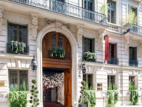 巴黎佛陀酒吧酒店