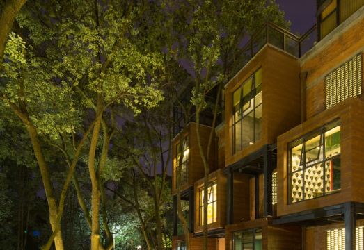 绵阳里屋森居酒店（绵阳南郊机场南山中学店）外景图